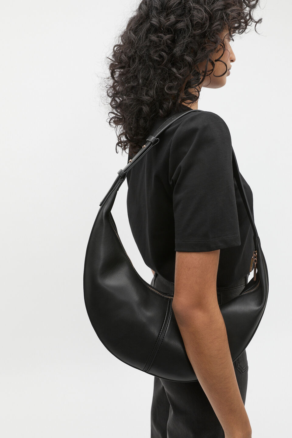 Relaxed Shoulder Bag  Black