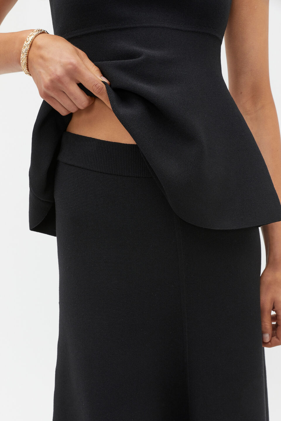 Crepe Knit Swing Skirt  Black