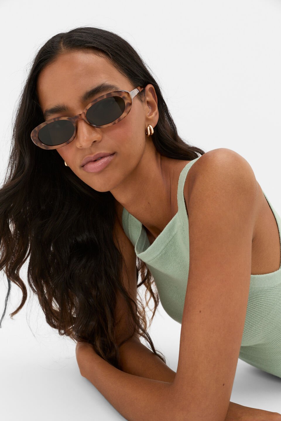 Sadie Oval Sunglasses  Caramel Tort