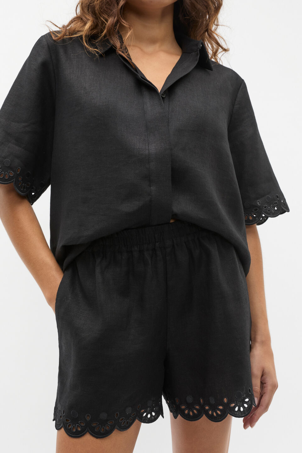 Scallop Broderie Short  Black