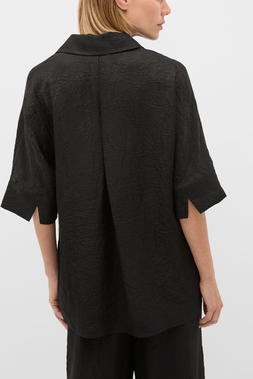 Textured Satin Collared Popover  Black