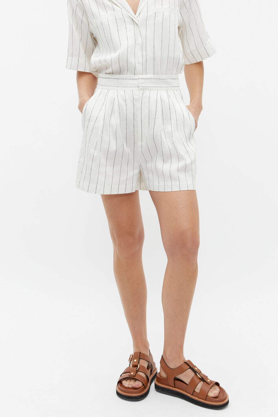 Linear Stripe Short  Cloud Cream Stripe