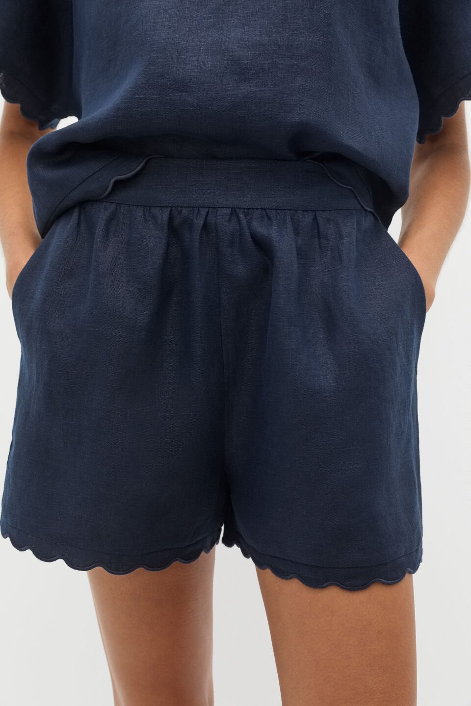 Linen Wave Scallop Short  Twilight Blue