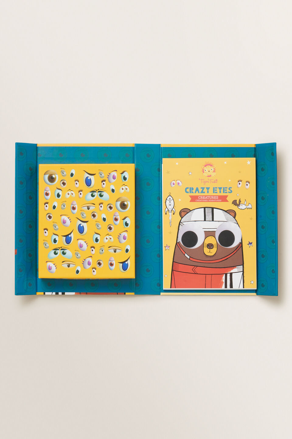 Crazy Eyes Activity Set  