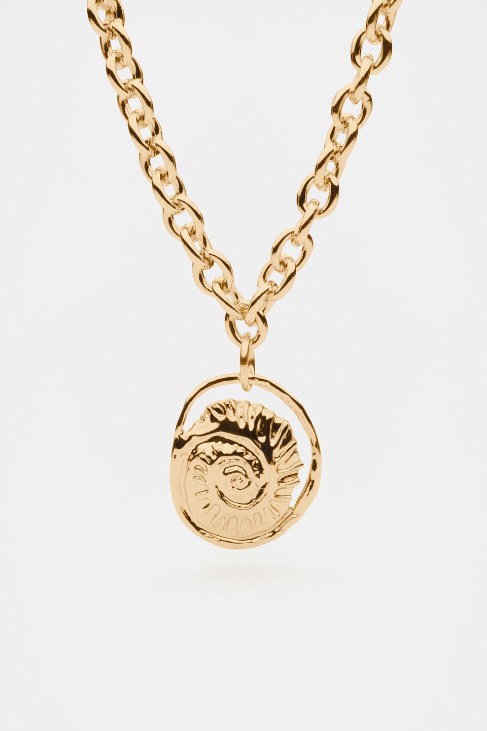Shell Pendant Necklace  Gold