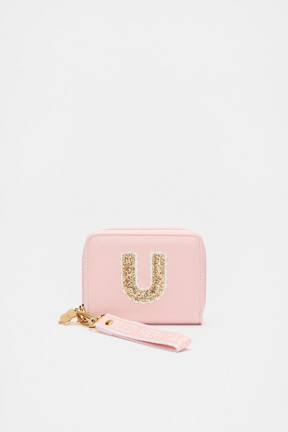 Initial Wallet  U  hi-res