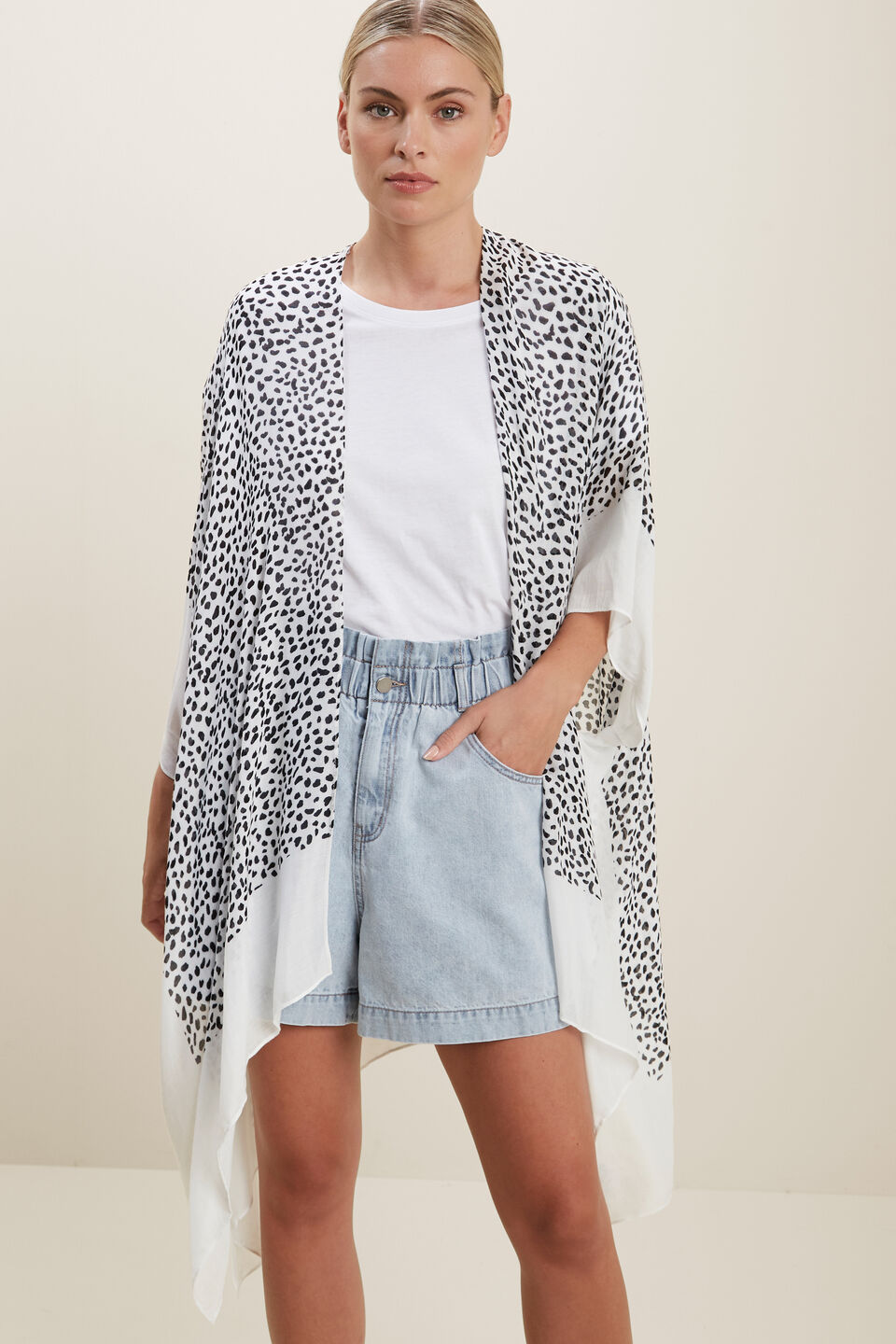 Summer Poncho  Black Cloud Cream