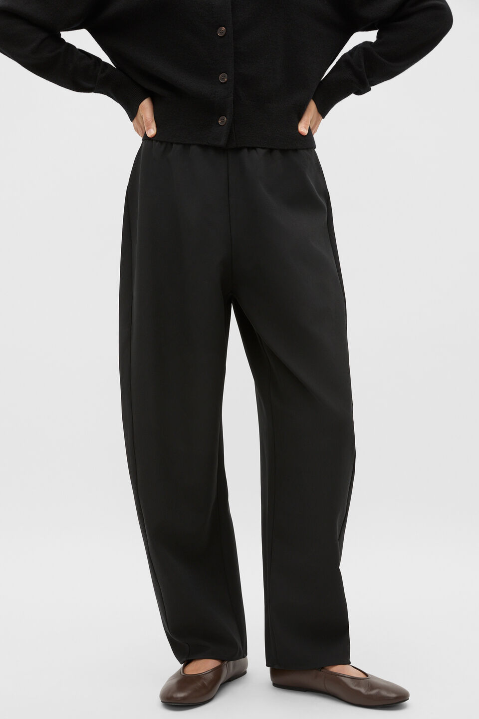 Easy Barrel Leg Pant  Black