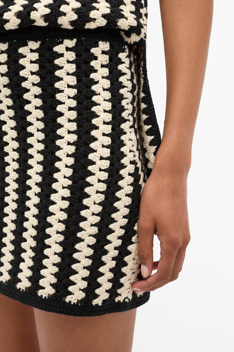 Linear Crochet Skirt  Cream Black