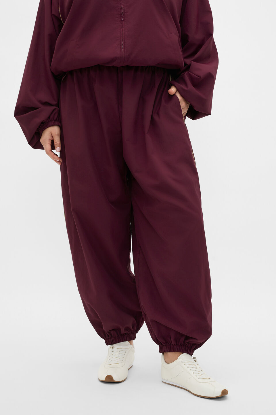 MD Parachute Barrel Pant  Plum Red