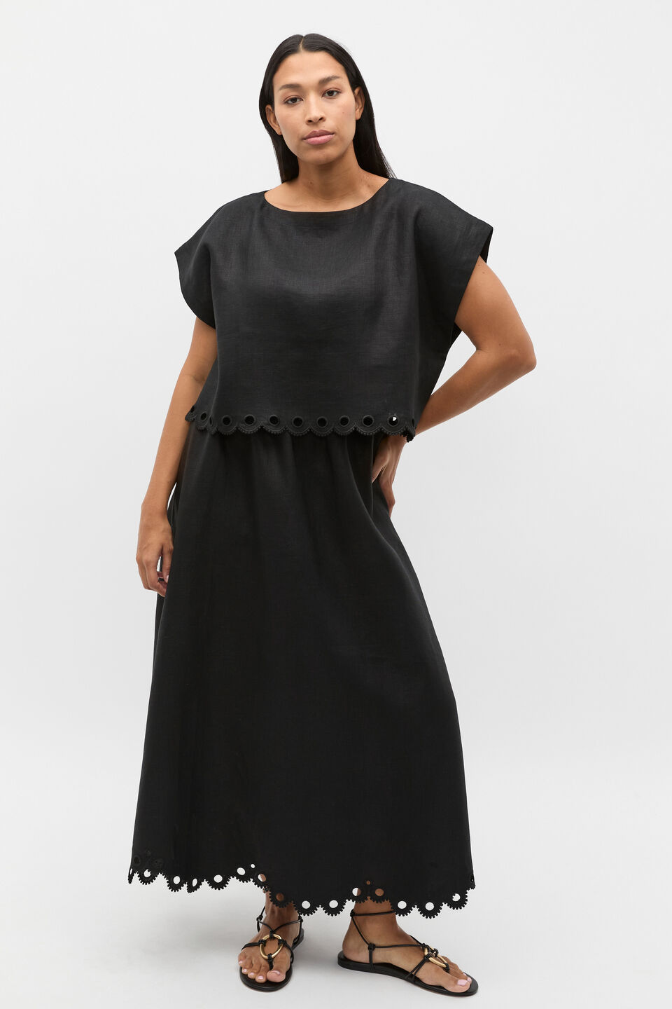 Linen Embroidered Tee  Black