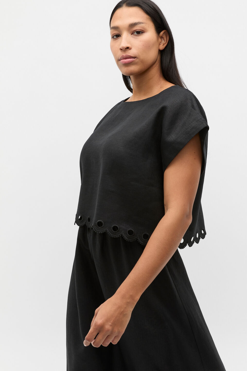 Linen Embroidered Tee  Black