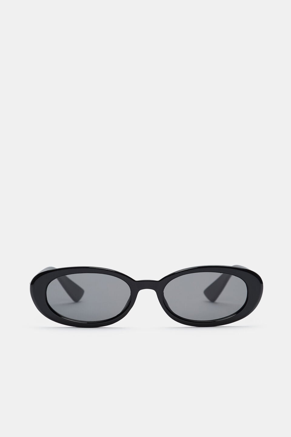 Sadie Oval Sunglasses  Black