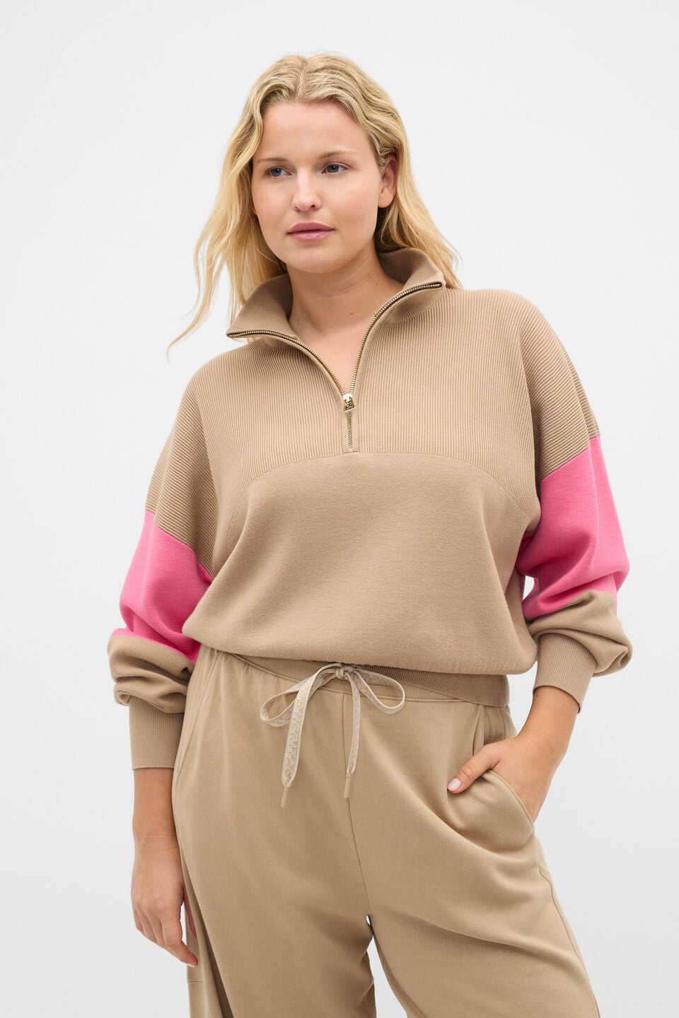 MD Contrast Zip Through Knit  Sandstone