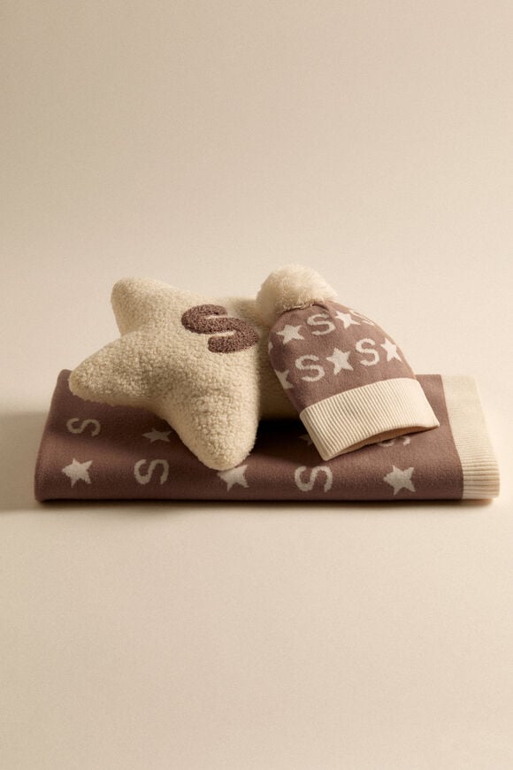 Star Initial Beanie  L  hi-res
