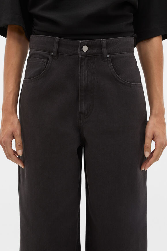 Relaxed Barrel Jean  Charcoal Wash  hi-res