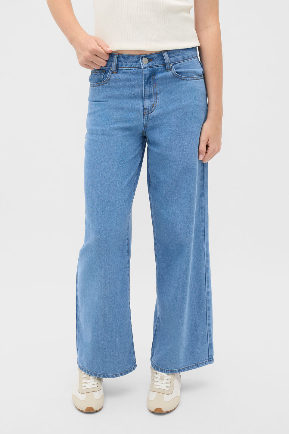 Core Straight Jean  Mid Classic