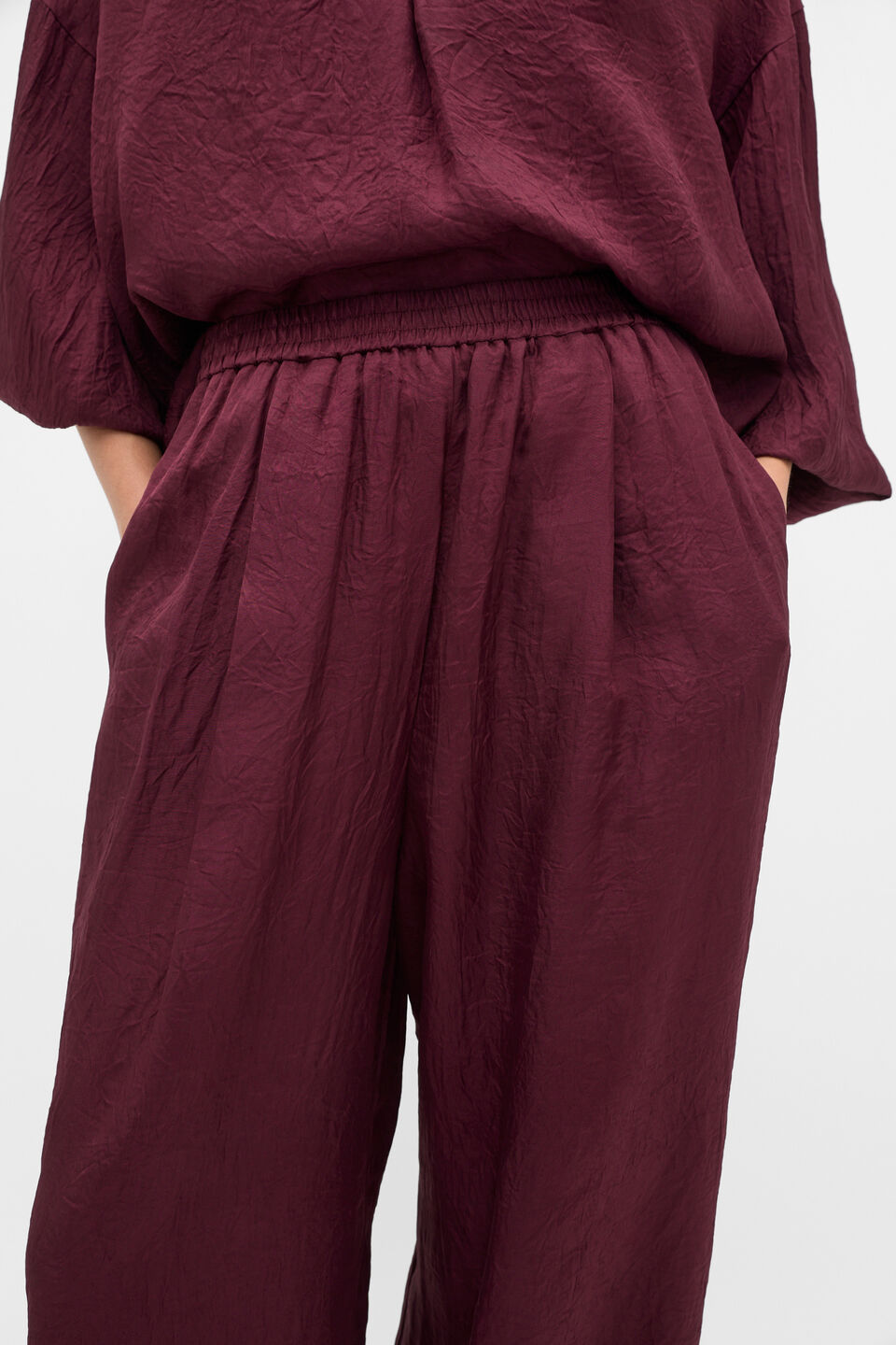 Textured Satin Gathered Pant  Plum Red