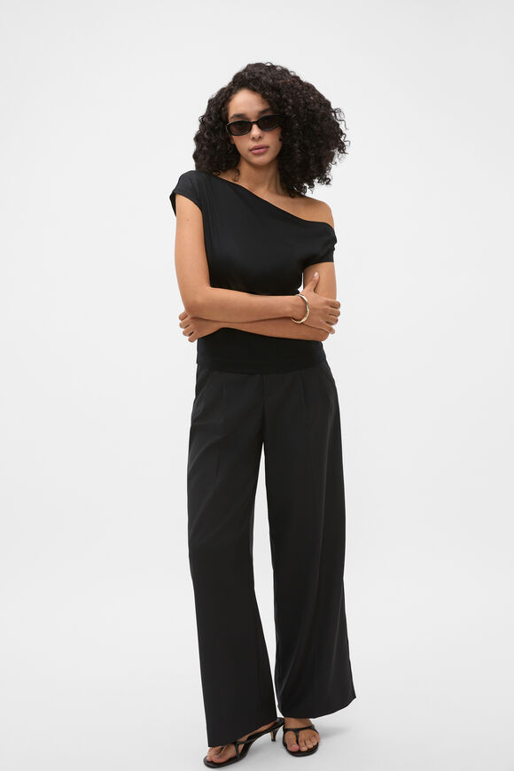 Sadie Oval Sunglasses  Black  hi-res