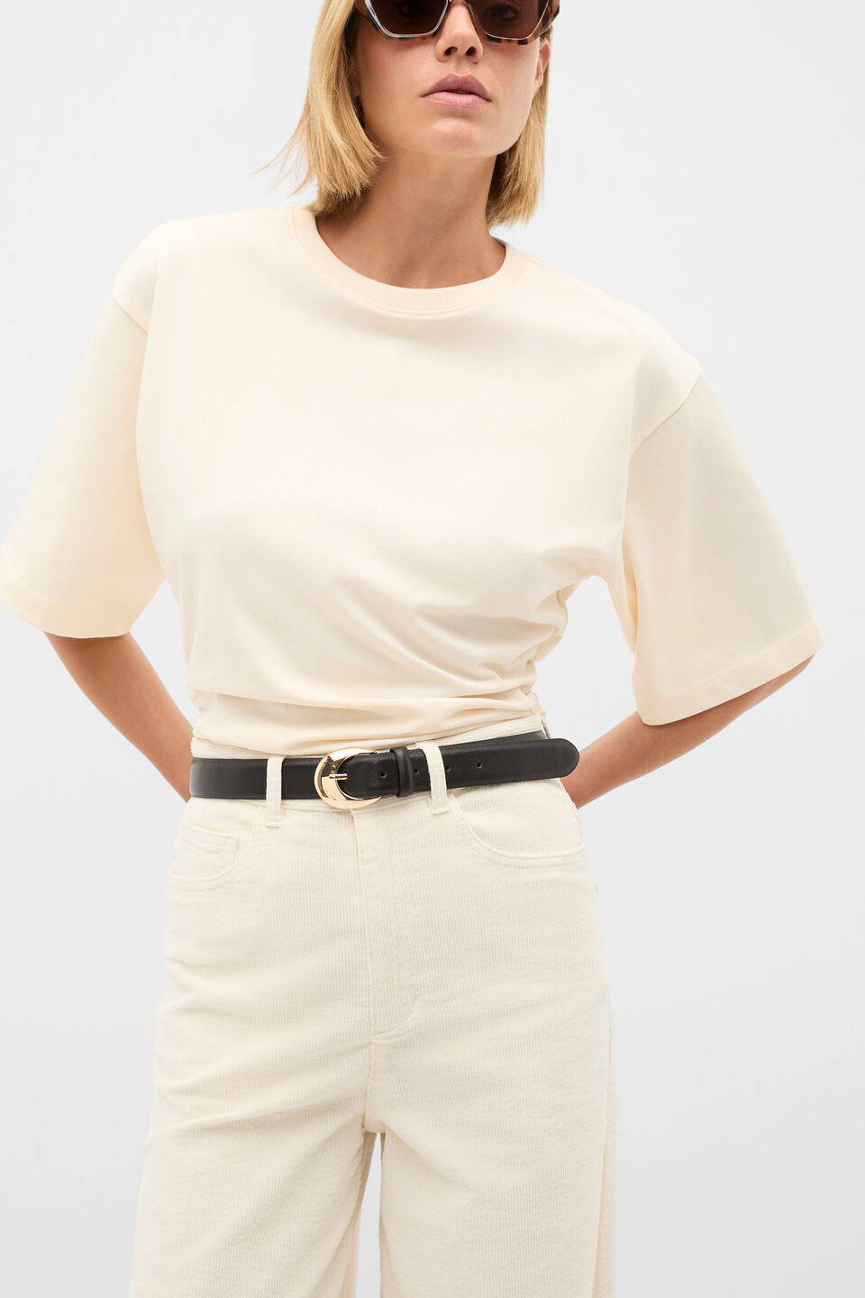 Dove Circle Buckle Belt  Black Pebble