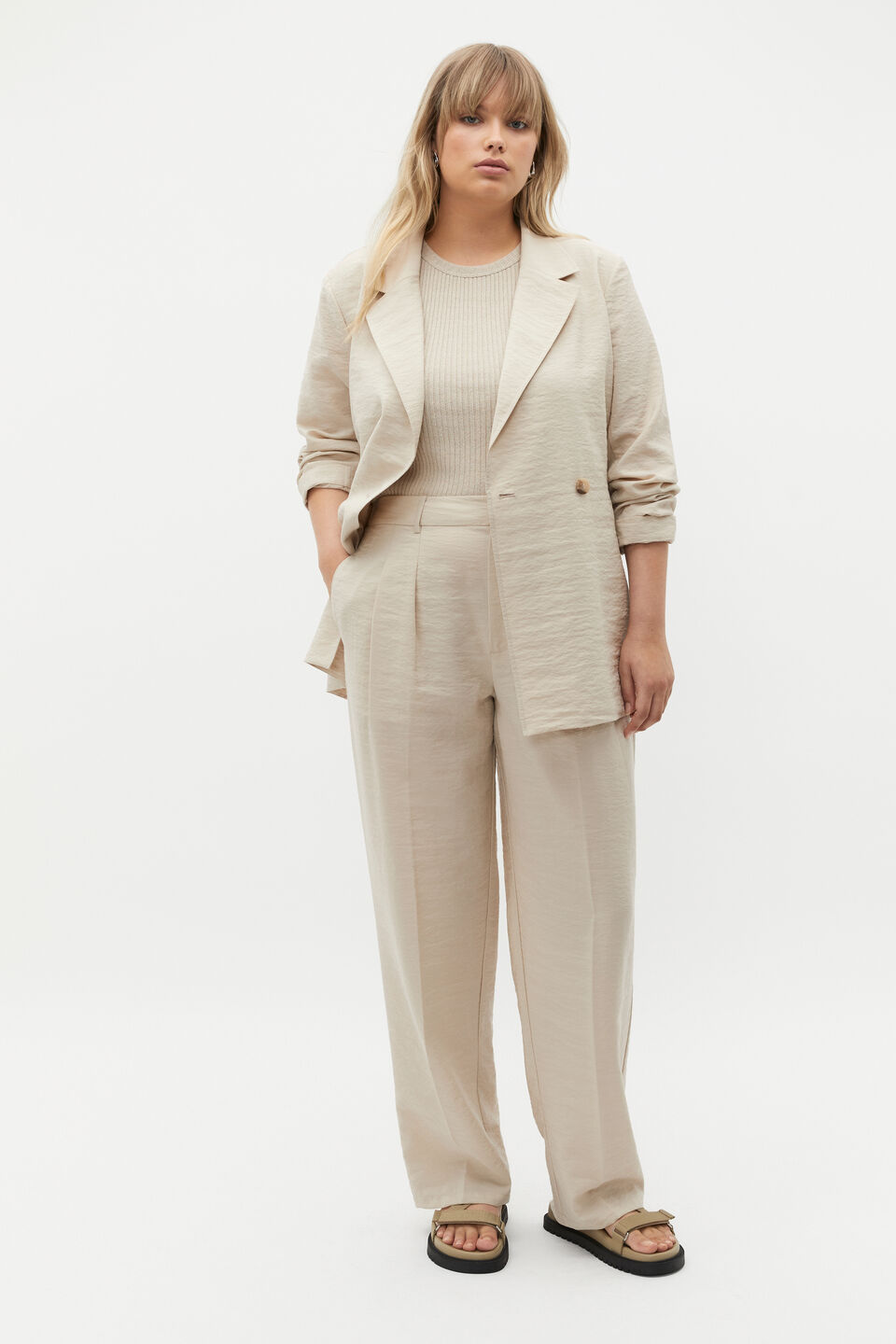 Pleat Front Trouser  Cool Sand