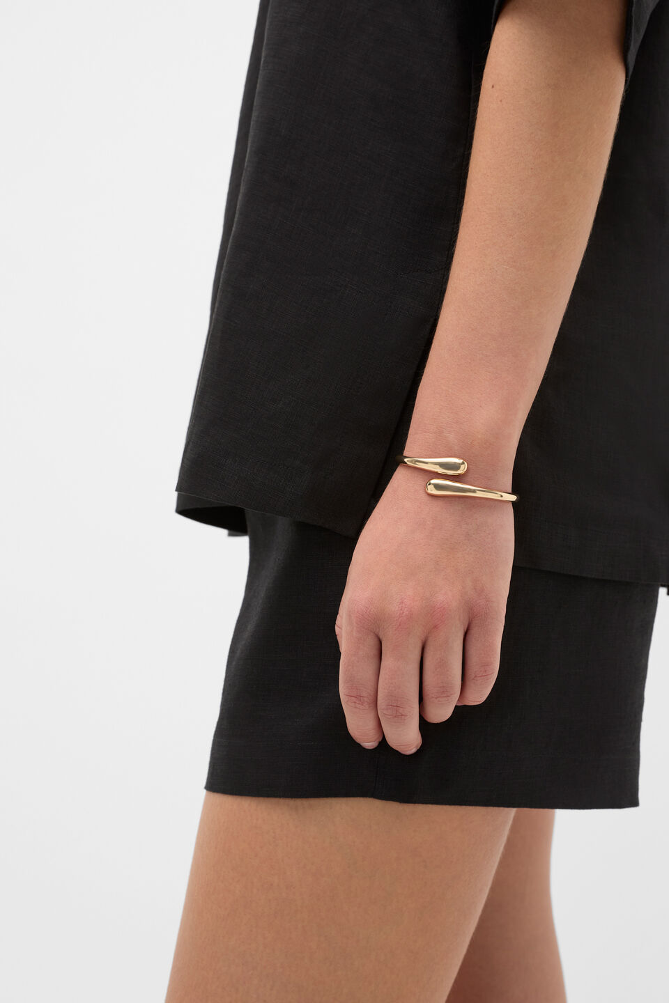 Crossover Cuff  Gold