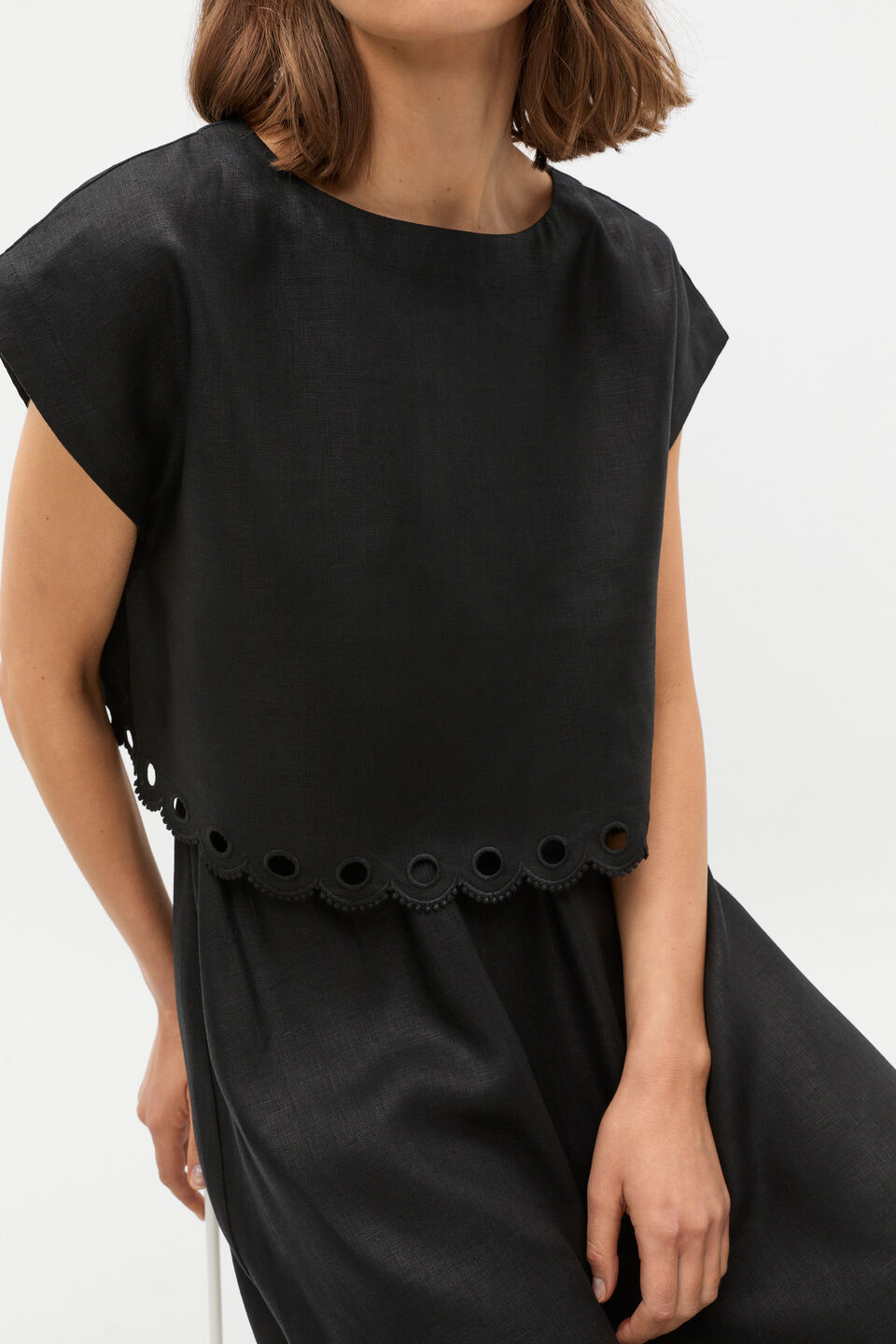 Linen Embroidered Tee  Black