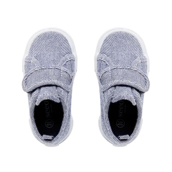 black canvas runners