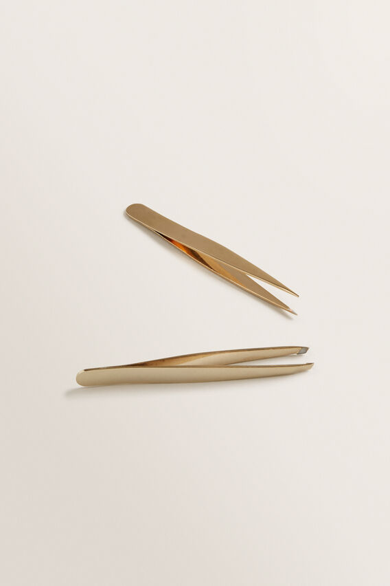 Tweezers
