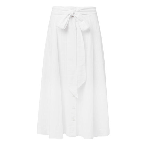 tying a maxi skirt