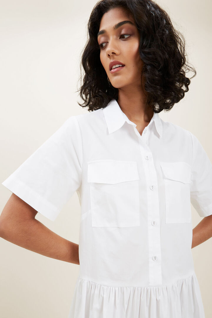 how to dress for a boxy figure