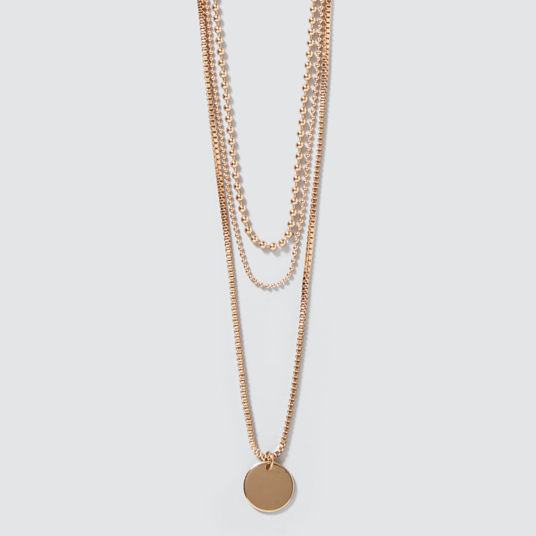 Short layered necklace