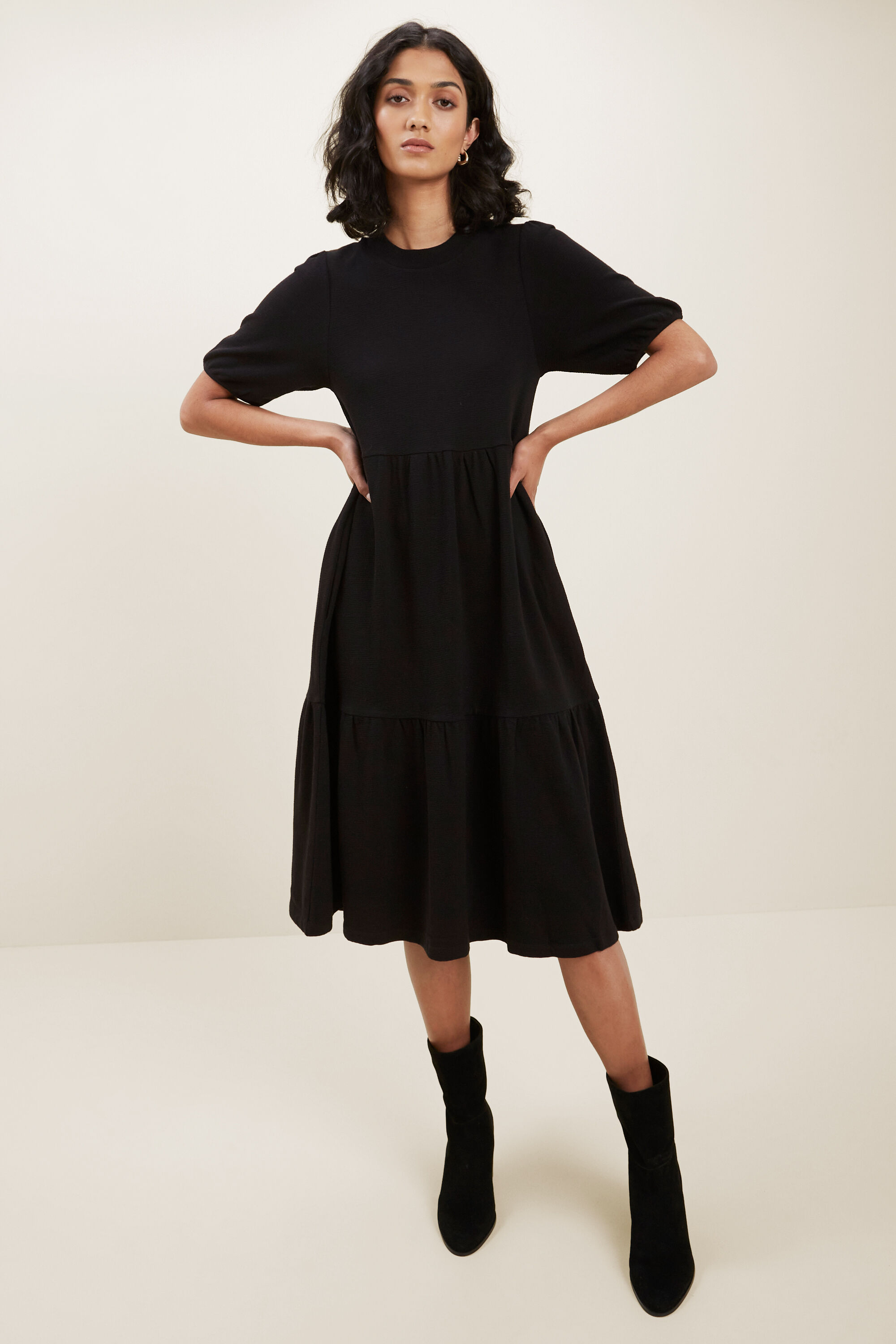 l'or Crepe Tiered Dress black かじまり