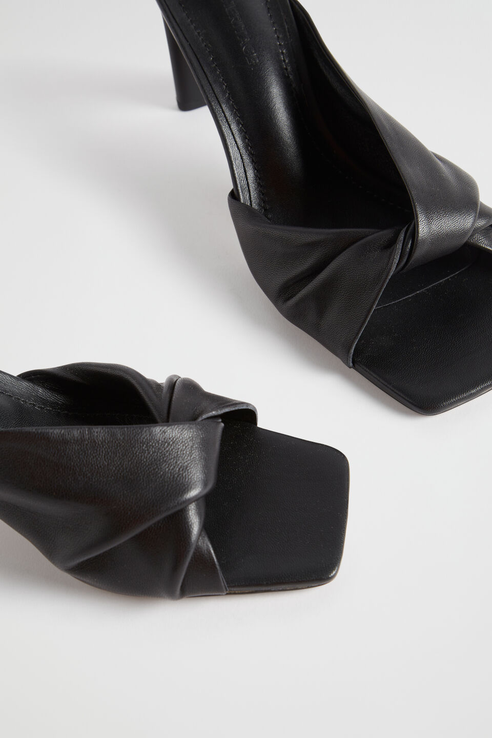 Flora Twist Heel  Black