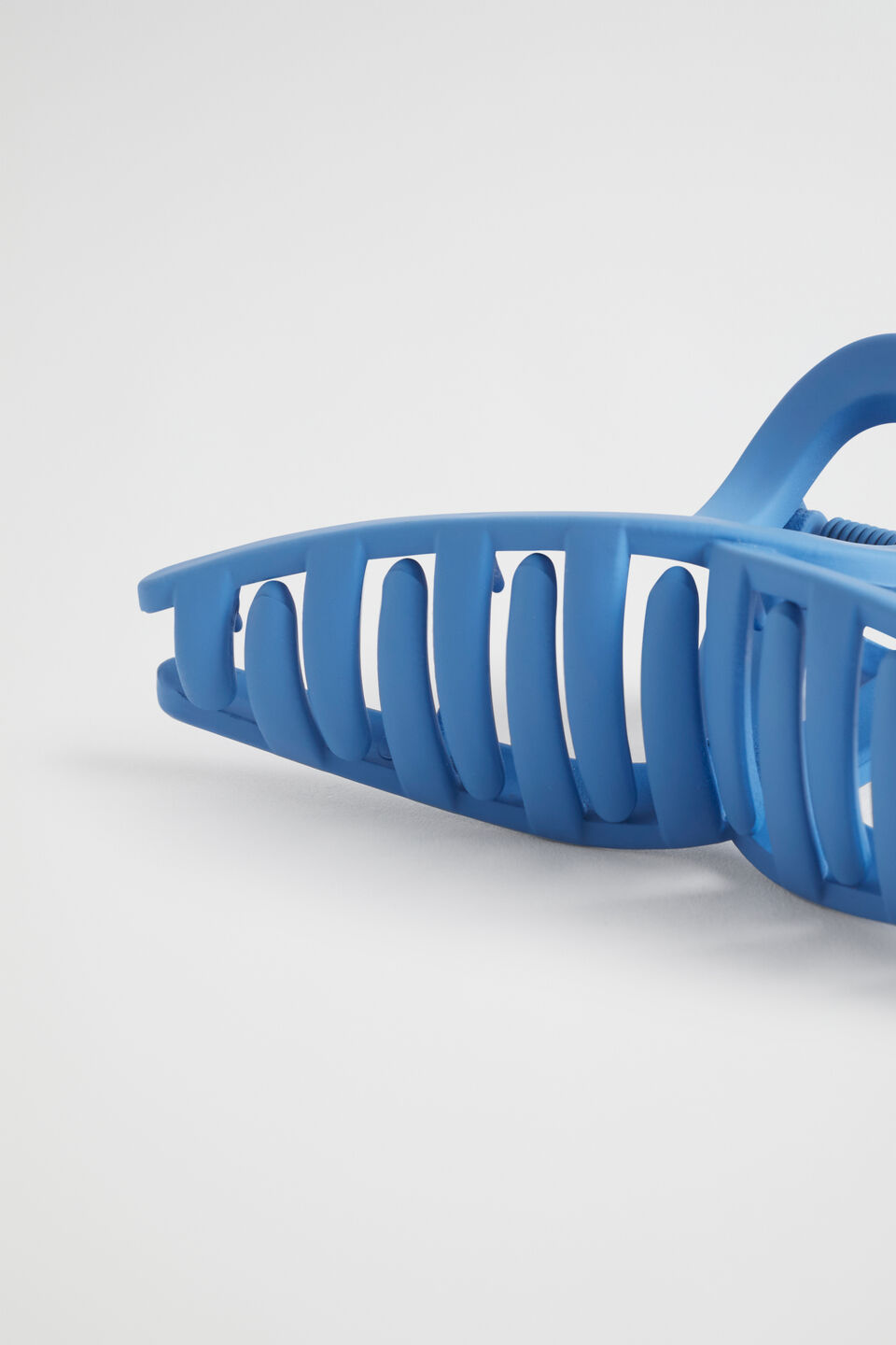 Curved Hair Claw  Soft Cobalt