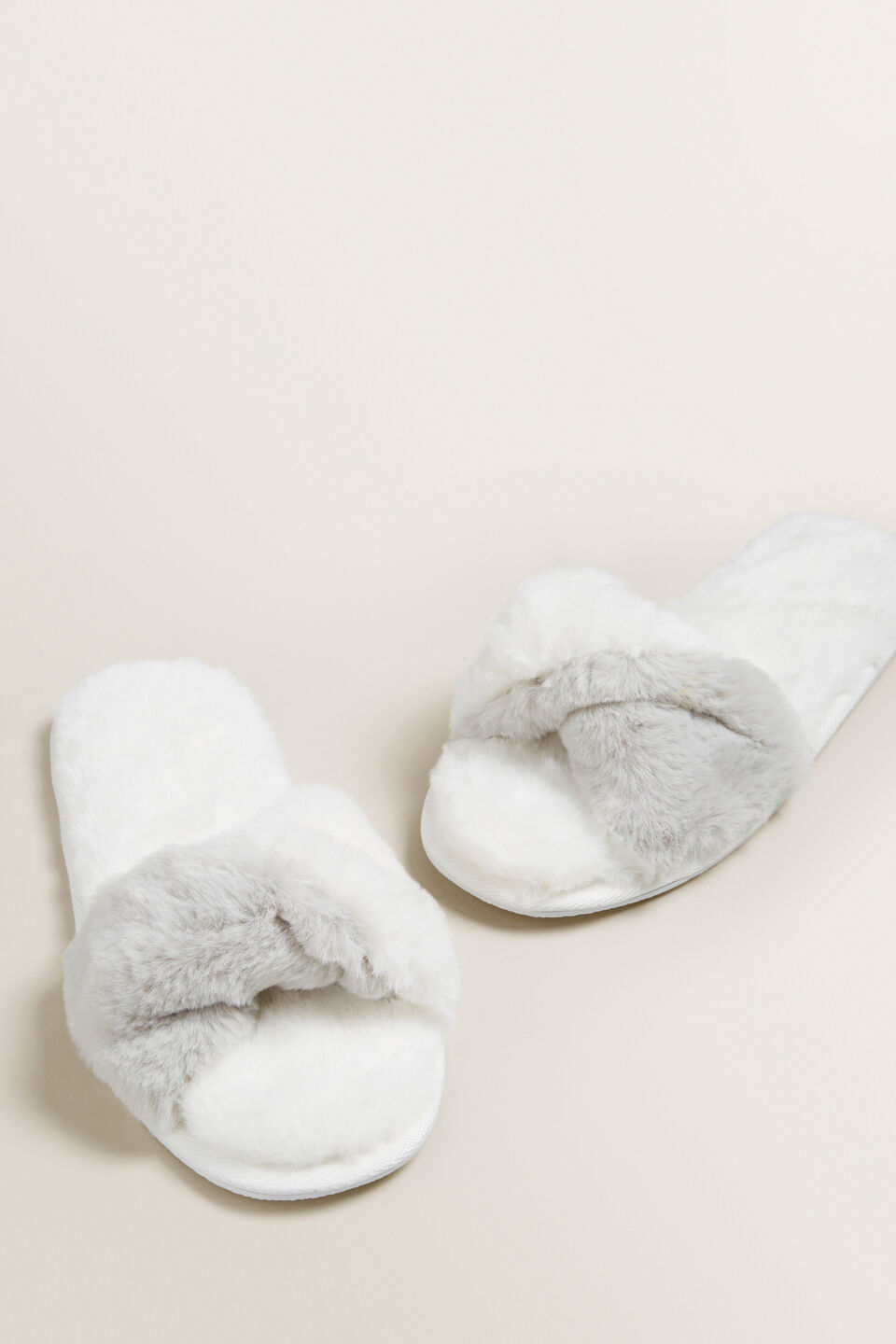 Kris Cross Slipper  
