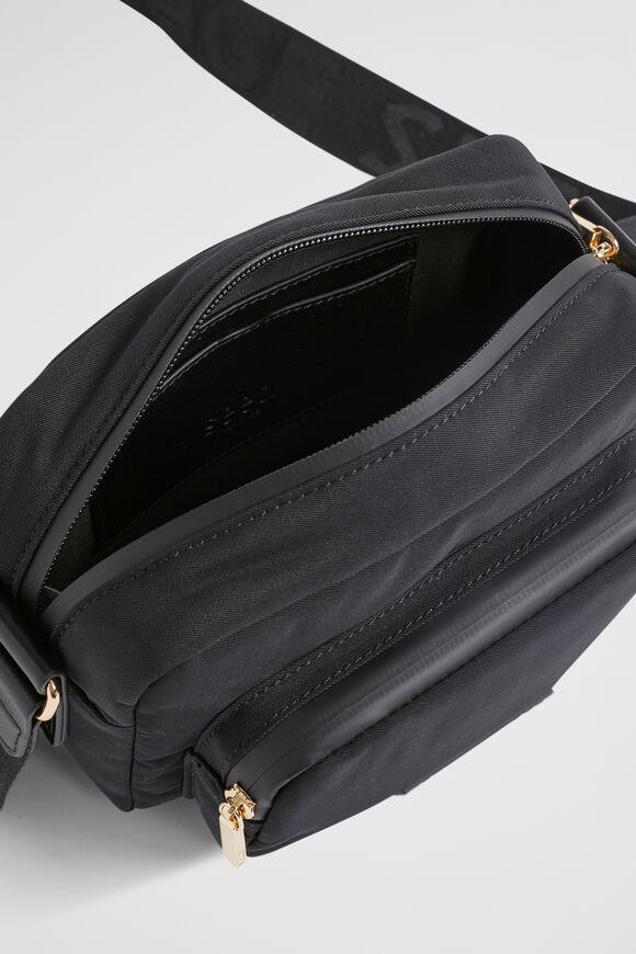 Heritage Logo Camera Bag  Black  hi-res
