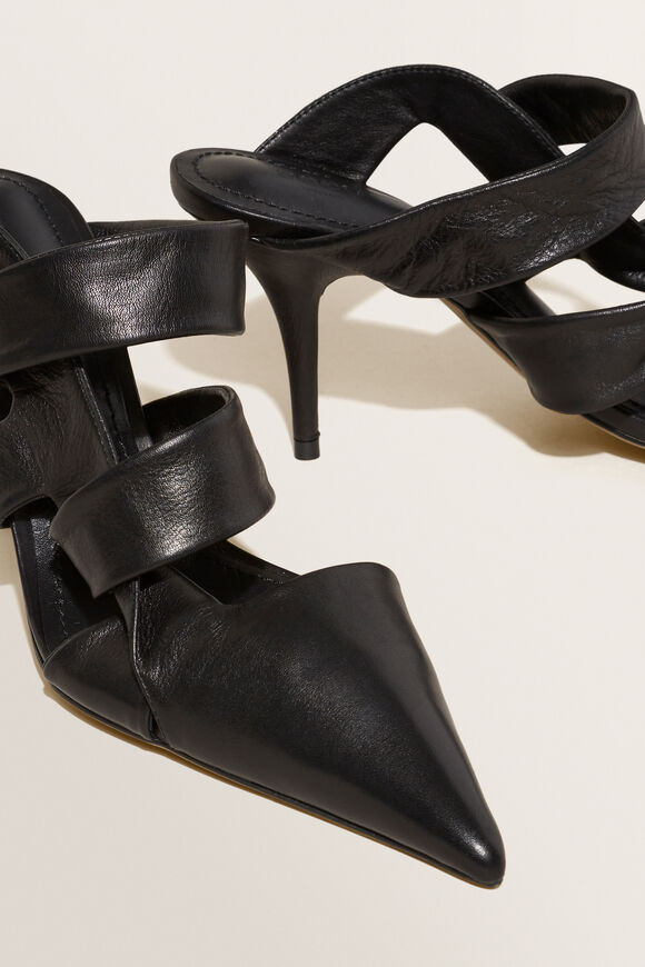 Jo Heel  Black  hi-res