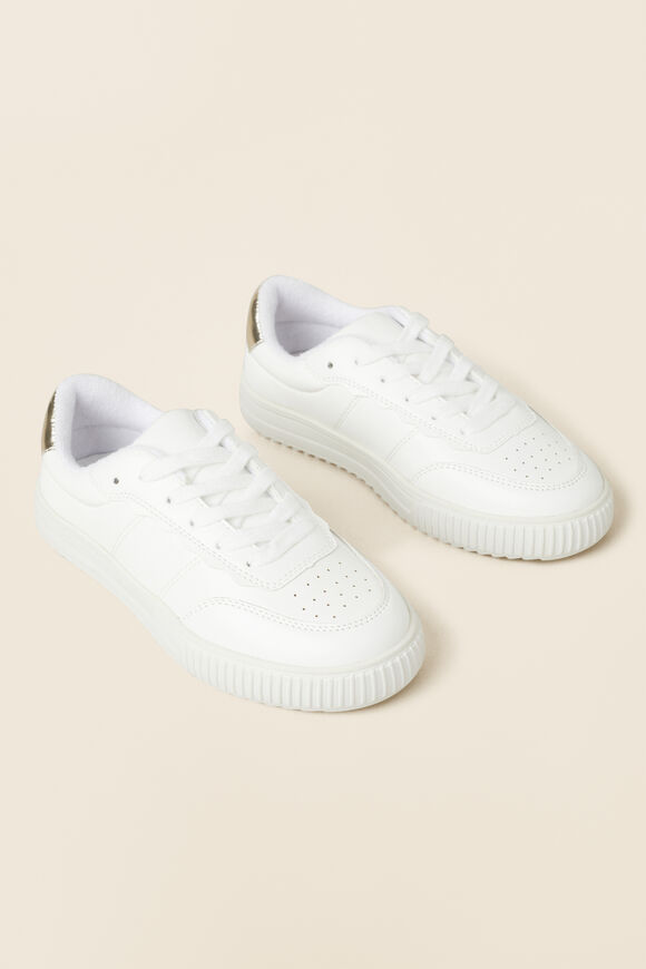 Scallop Trim Trainer  White  hi-res