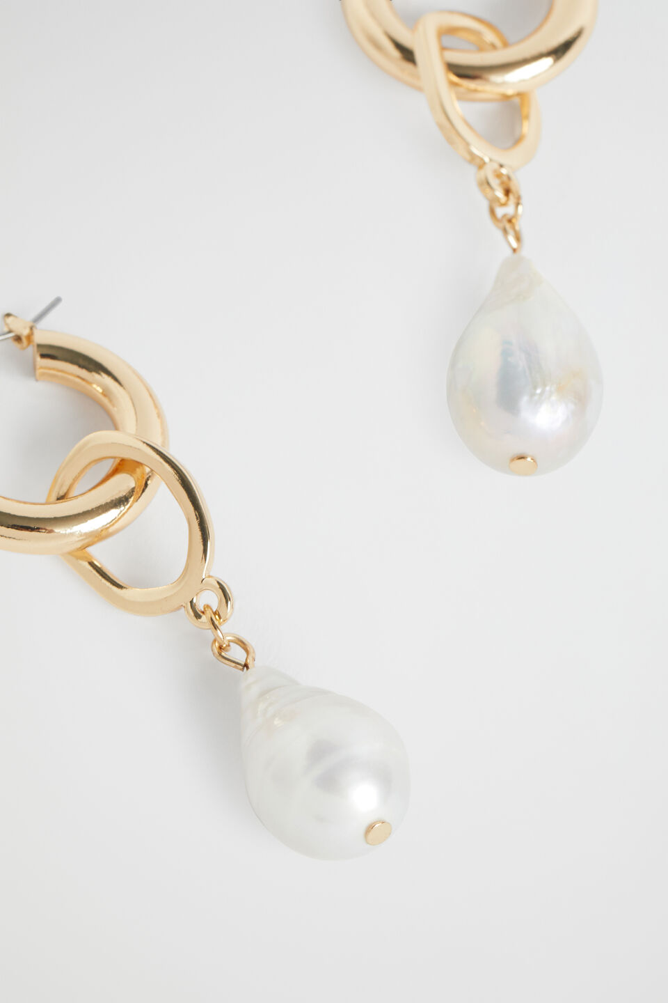 Pearl Link Hoop Earring  Gold  hi-res