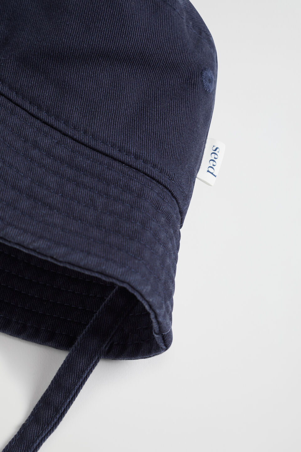 Initial Emb Bucket Hat  C