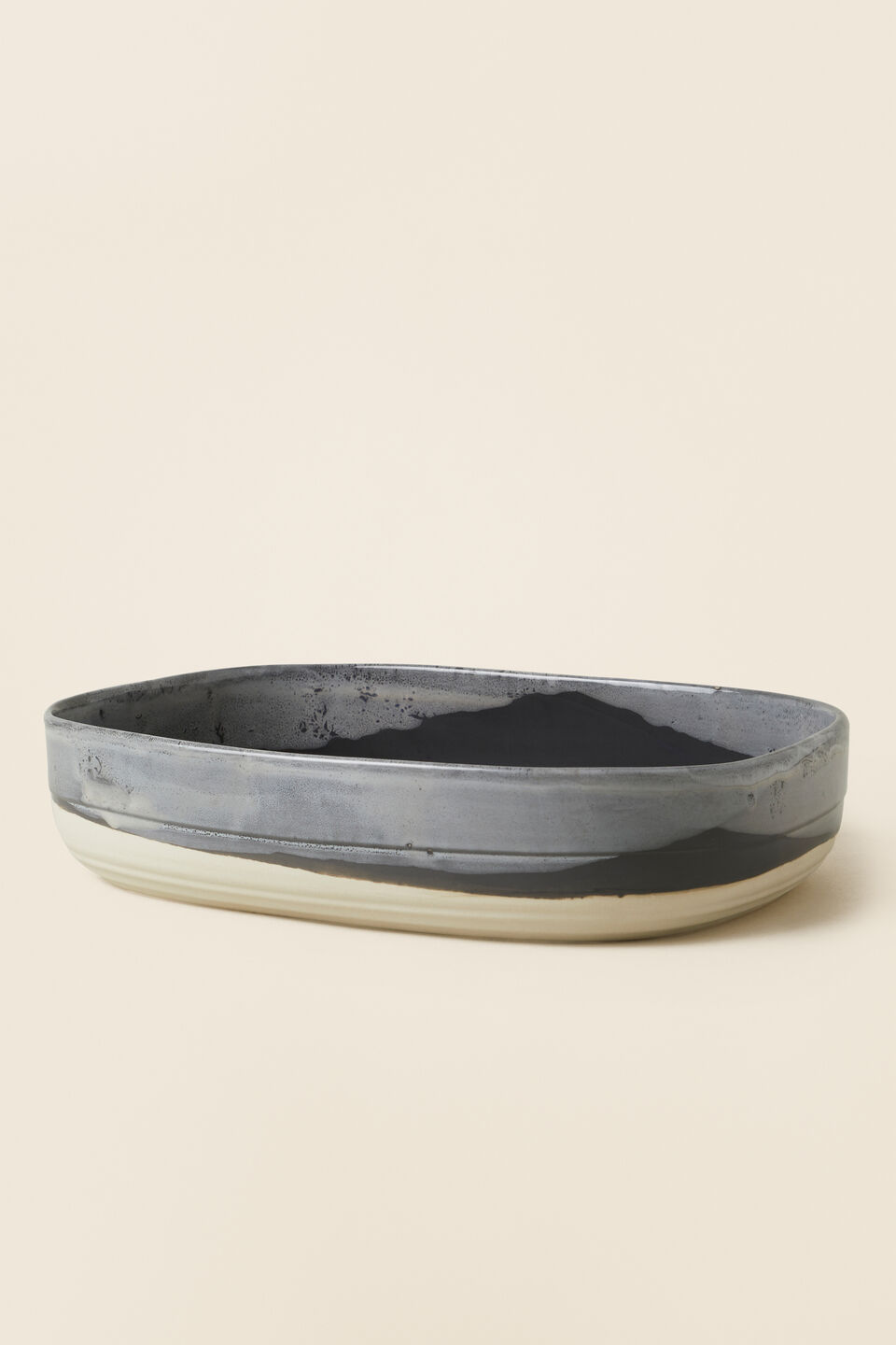 Arlo Baking Dish   Charcoal