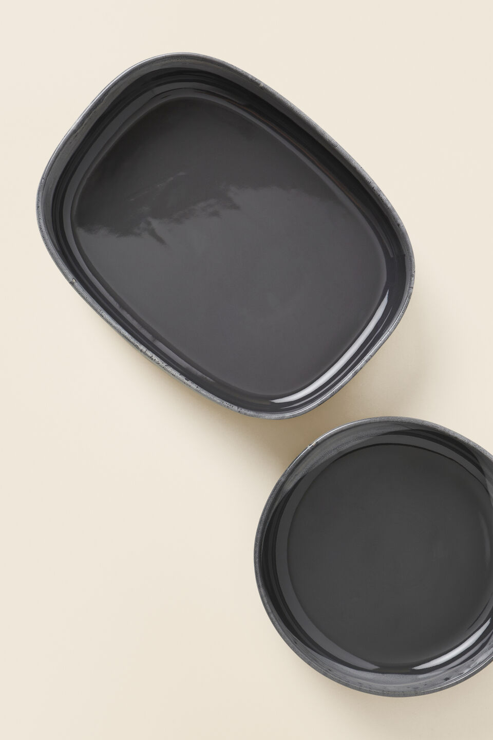 Arlo Baking Dish   Charcoal