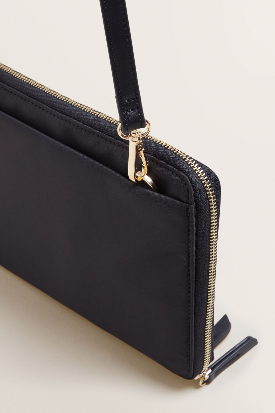 Ultimate Travel Pouch  Black