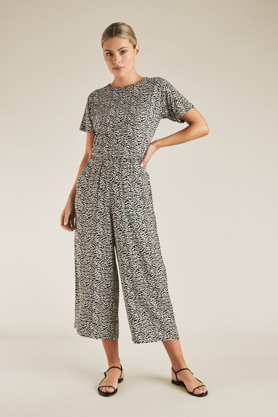 Wide Leg Printed Pant  
