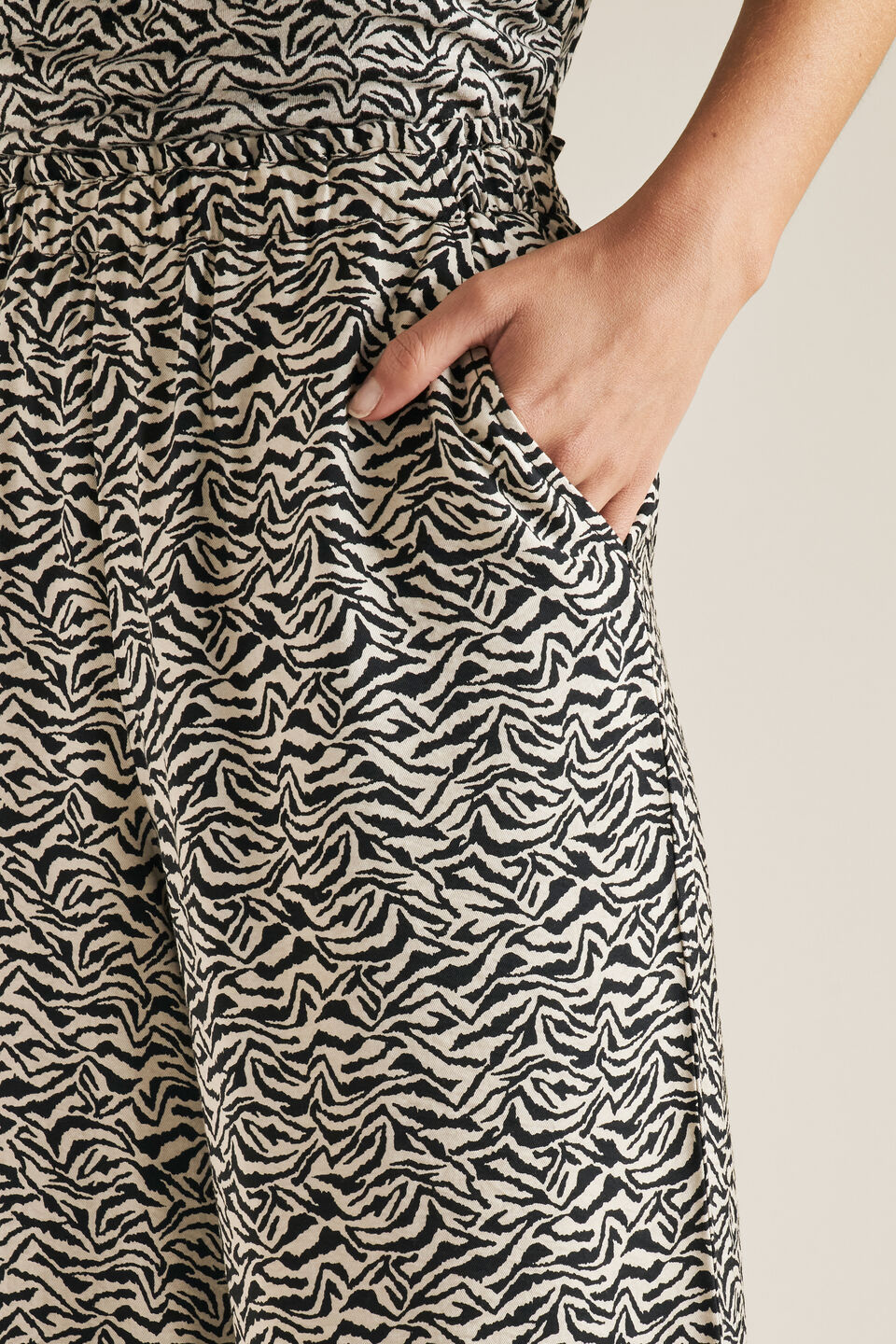 Wide Leg Printed Pant  