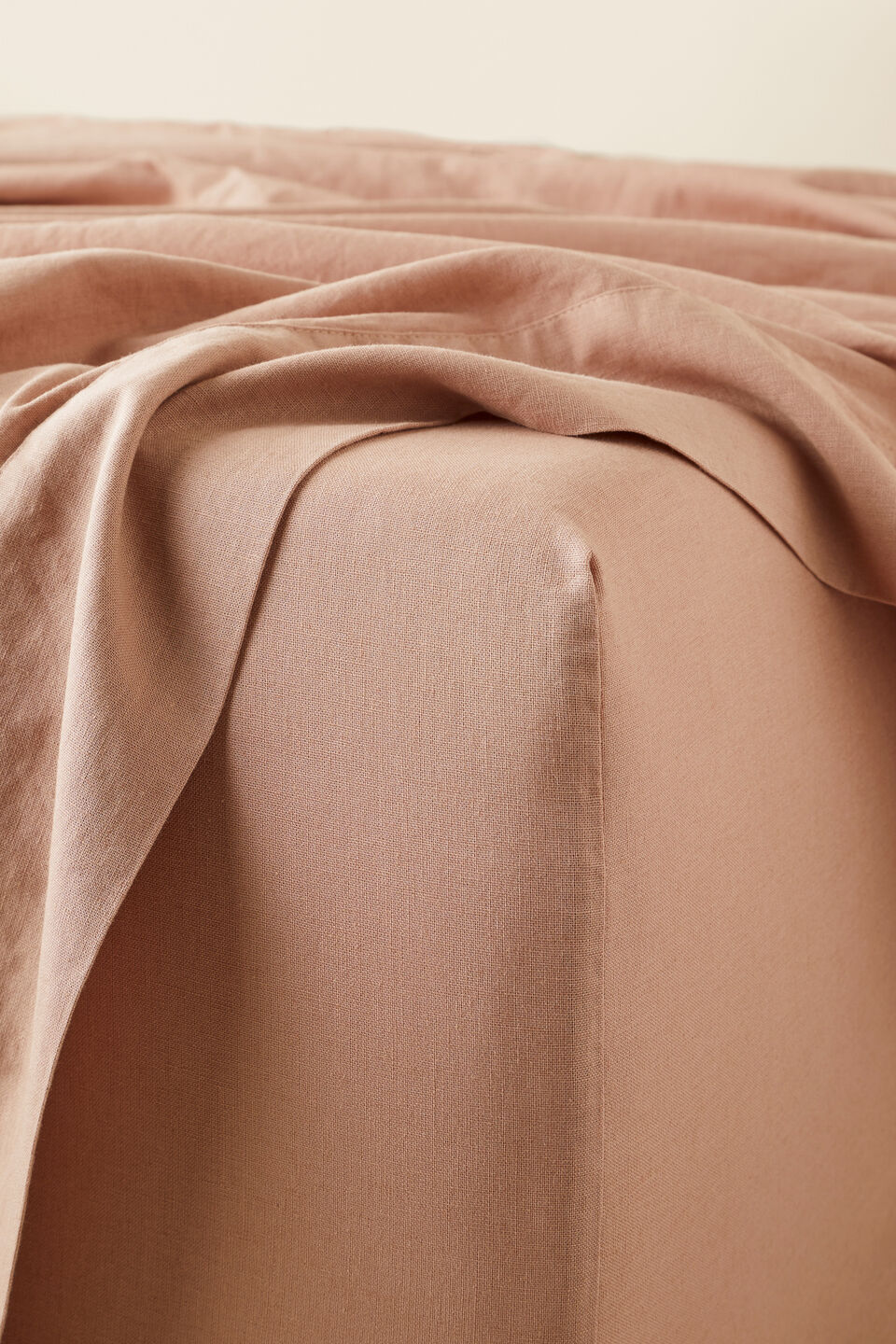 Alba King Fitted Sheet  Chalk Pink