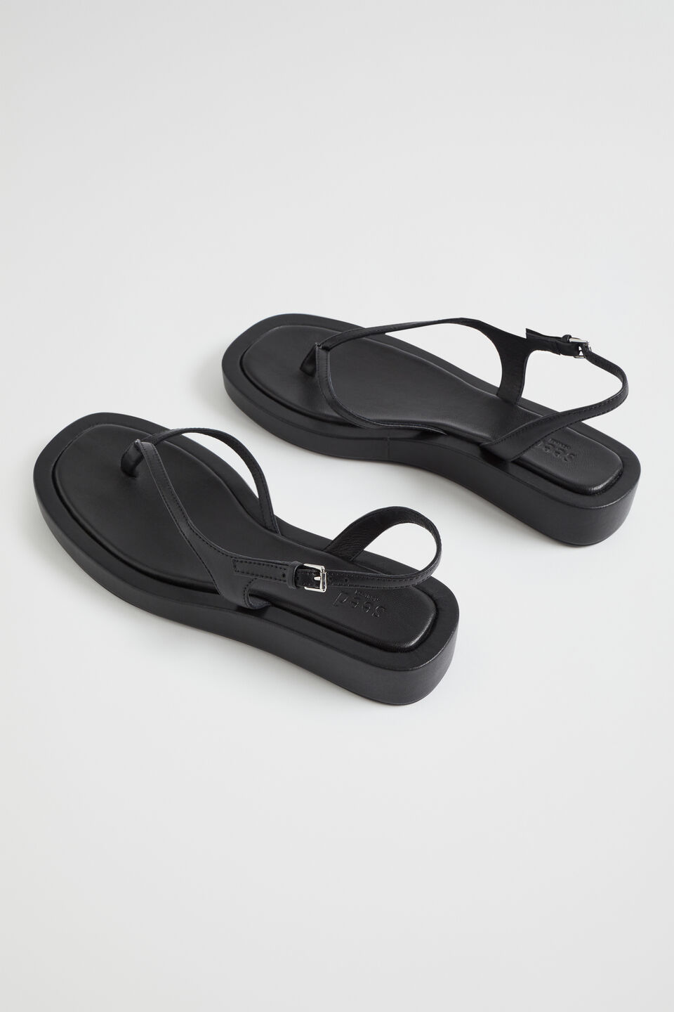 Nadia Flatform Sandal  Black