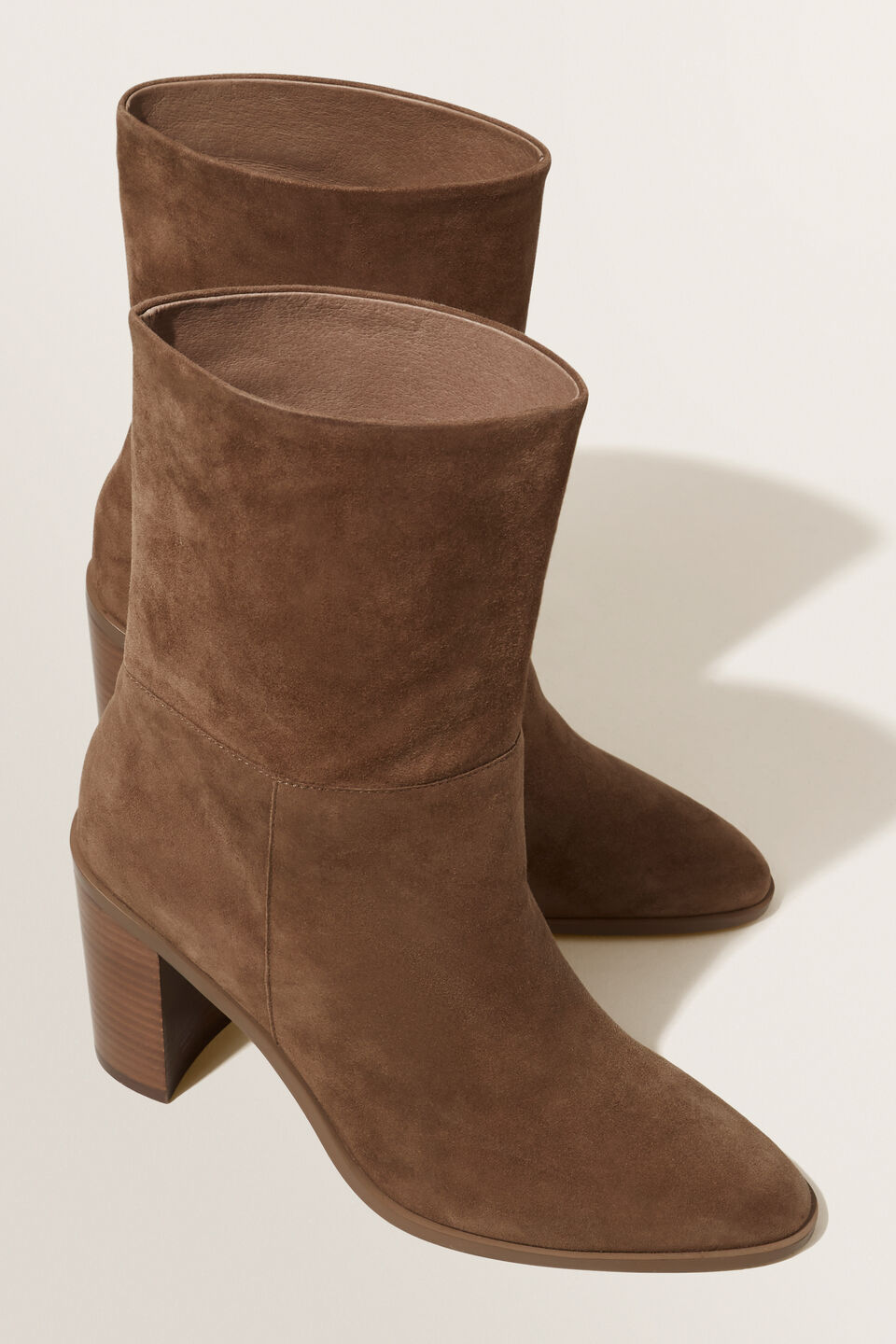 Dana Boot  Molasses