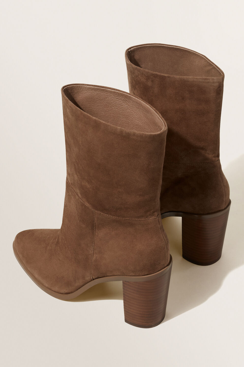 Dana Boot  Molasses